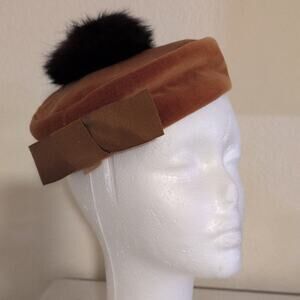 Elegant Vintage Brown/Rust Velour Beret with Black Pom Pom NWT